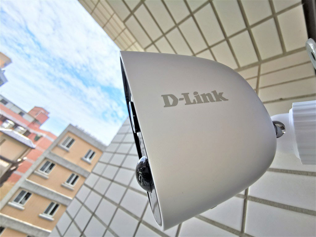 D-Link 戶外自動照明防水網路攝影機 DCS-8630LH 動手玩 夜間彩色畫面更清晰